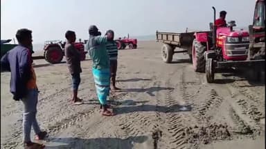 সাগর: বেগুয়াখালী ম্যটের খালের বালি কাটা বন্ধ করে দিল এলাকার মানুষ জন, ঘটনাস্থলে পুলিশ