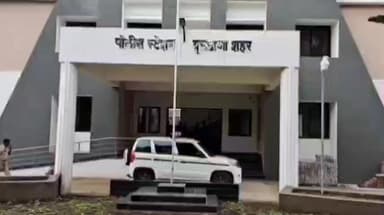 मलकापूर: शेतीच्या वादातून भावाने केली भावाला मारहाण, हनुवतखेड शिवारातील घटना