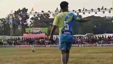 ক্যানিং ২: ঘুটিয়ারি শরীফ নারায়নপুরে ফুটবলকে ঘিরে এলাকায় জমে উঠেছে উৎসবের মেজাজ