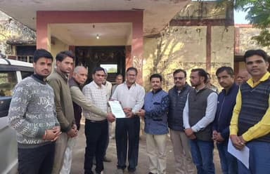 बदरवास: आईएएस वर्मा की टिप्पणी से नाराज़ ब्राह्मण समाज ने राज्यपाल के नाम बदरवास तहसीलदार को ज्ञापन सौंपा