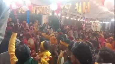 गुनौर: झिरियन मोहल्ला में भागवत कथा के दौरान कृष्ण जन्मोत्सव धूमधाम से मनाया गया