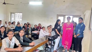 જૂનાગઢ: બહાઉદ્દીન કોલેજ દ્વારા શ્રીમતી એન.બી.કાંબલીયા કન્યા વિદ્યાલયમાં સાઈબર સિક્યોરીટી પ્રોગ્રામ કવચ અંતર્ગત સેમિનાર યોજાયો