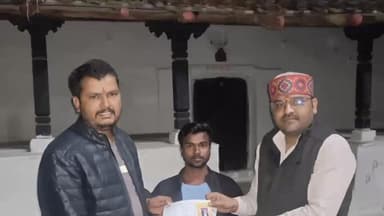 गुनौर: अमानगंज: भाजपा मंडल अध्यक्ष ने कई बूथों का भ्रमण किया, मतदाता सूची व कार्ड वितरित किए