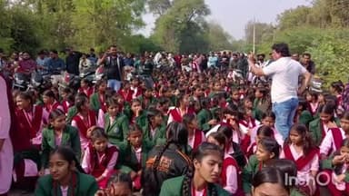 महेश्वर: कन्या शिक्षा परिसर में बिना अनुमति एबीवीपी कार्यकर्ताओं की घुसपैठ, प्राचार्य से बदतमीजी, पुलिस ने दर्ज की एफआईआर