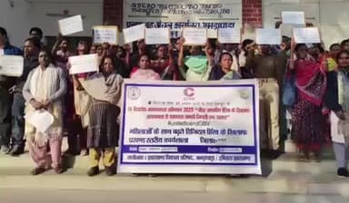 अमड़ापाड़ा: अमड़ापाड़ा में बीडीओ और पुलिस ने लोगों को डिजिटल हिंसा से बचाव के बारे में जानकारी दी