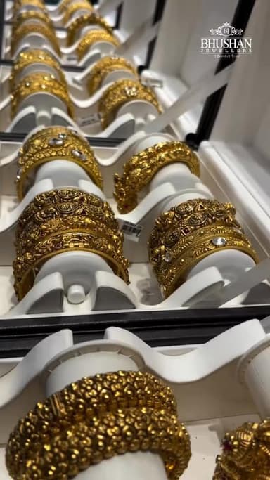 भूषण ज्वैलर्स सोलन आभूषणों की खरीद कई आकर्षक उपहार ओर विदेश यात्रा का सुनहरा अवसर जल्द करें ऑफर के कुछ दिन शेष।