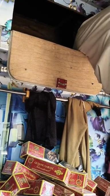 💢গুমড়া পুলিশের সফল অভিযান, প্রায়
সাড়ে তিন লাখ টাকার বিদেশি সিগারেট উদ্ধার, আটক চালক💢