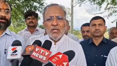 પોરબંદર જિલ્લાના કમોસમી વરસાદગ્રસ્ત વિવિધ ગામોની મુલાકાત કરતા વન અને પર્યાવરણ મંત્રી અર્જુનભાઈ મોઢવાડિયા