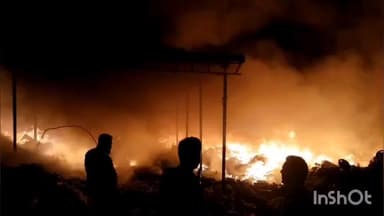 चैनपुर स्थित प्लास्टिक गोदाम में भीषण आग, रेस्क्यू टीम ने पाया आग पर काबू