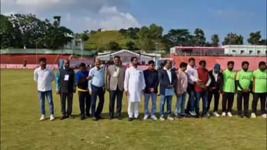 କୋରାପୁଟ ସହର: କୋରାପୁଟ ଷ୍ଟାଡିୟମ୍ ପଡିଆ ରେ ରାଜ୍ୟ ସ୍ତରୀୟ ଓକିଲ ମାନକୁ ନେଇ କ୍ରିକେଟ୍ ମ୍ୟାଚ୍ ର ଉଦ୍ଘାଟନ।