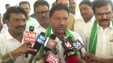 అదిలాబాద్ అర్బన్: అదిలాబాదులోని మార్కెట్ యార్డులోసోయాబీన్ కొనుగోలుకేంద్రాన్ని ప్రారంభించి మీడియాతో మాట్లాడుతున్న  DCCB చైర్మన్ బోజా రెడ్డి