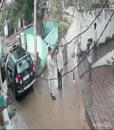 औरैया: कोतवाली क्षेत्र के ग्राम भरसेन में रंगदारी न देने पर दबंगों ने युवक को पीटा, पुलिस ने किया बीच-बचाव, वीडियो हुआ वायरल