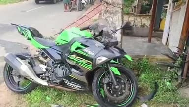 మొండిపులంక వద్ద రోడ్డు ప్రమాదం, ఒక యువకుడు మృతి, మరో యువకుడికి