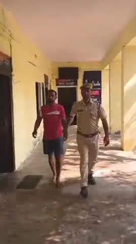 सपोटरा: गोकुलपुर मोड़ से कुड़गांव पुलिस ने अवैध देशी शराब के साथ एक शख्स को किया गिरफ्तार, 56 पव्वे ज़ब्त