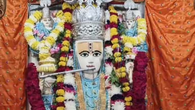 ભરૂચ: ભરૂચના શુકલતીર્થ ગામની ફરતે પૂનમ સુધી શરૂ થયેલ પરિક્રમામાં આજે 1200થી વધુ લોકો જોડાયા હતા.