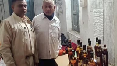 रजौली: 15 बोतल विदेशी शराब के साथ 2 गिरफ्तार, उत्पाद विभाग ने की बड़ी कार्रवाई