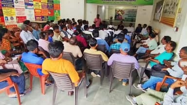 चाईबासा: आदिवासी समाज के लोग मंत्री दीपक बिरूवा को खोजने घाटशिला जाएंगे, सीएम से बर्खास्त करने की मांग करेंगे