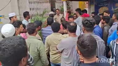 ఆత్మకూరు పట్టణంలోని భారత్ పెట్రోల్ బంకులో పెట్రోల్ లో కల్తి వస్తూ బండ్లు ఆగిపోతున్నాయని ఆందోళనకు దిగిన వాహనదారులు