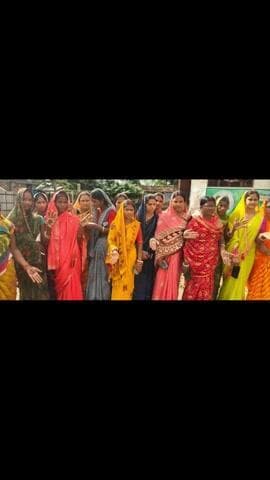 पुरैनी प्रखंड के नरदह पंचायत में जीविका दीदी द्वारा निकाली गई मतदाता जागरूक अभियान