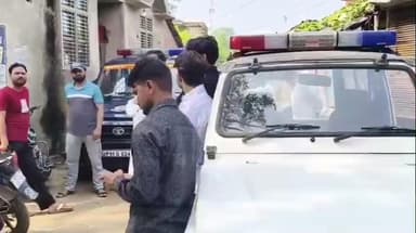 मौदहा: कम्हरिया में लव मैरिज का खौफनाक अंजाम, प्रेम के बदले मिली मौत, कोटेदार पति ने पत्नी की लोहे की राड से की हत्या