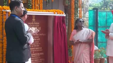 Dehradun, Uttarakhand: President #DroupadiMurmu inaugurates the new foot over bridge on Rajpur Road.