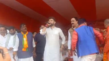 कुढ़नी: कुढ़नी में एनडीए प्रत्याशी केदार प्रसाद गुप्ता की विशाल जनसभा, चिराग पासवान और देवेंद्र फडणवीस हुए शामिल