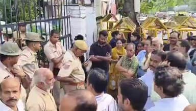 बड़गांव: आलोक स्कूल में शिक्षक के साथ मारपीट के विरोध में कुमावत समाज ने कलेक्ट्रेट पर किया प्रदर्शन