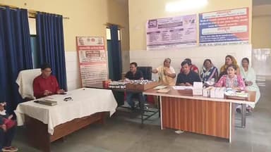 चंदौसी: चंदौसी क्षेत्र में पीएससी के चार केदों का सीएमओ ने किया औचक निरीक्षण, दिए सख्त निर्देश