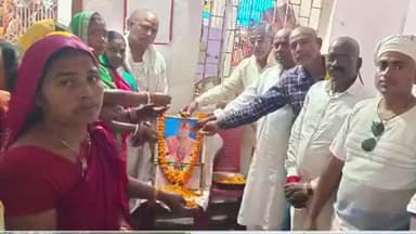 चौपारण: पूर्व विधायक उमाशंकर अकेला विभिन्न कार्यक्रमों में शामिल हुए