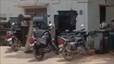 खुर्जा: खुर्जा के तेलीयाघाट बिजलीघर पर मेंटेनेंस कार्य, पुरानी मशीनें बदलने का कार्य चल रहा है