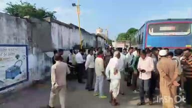 જુના બસ સ્ટેન્ડ ખાતે દાહોદ પાલનપુર બસમાં મુસાફરે આત્મહત્યાનો પ્રયાસ કરતા ચકચાર