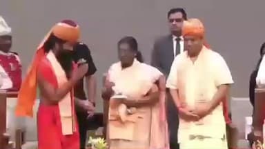 हरिद्वार: पतंजलि विश्वविद्यालय के दूसरे दीक्षांत समारोह में राष्ट्रपति द्रोपदी मुर्मू ने शिरकत की, छात्र-छात्राओं को किया सम्मानित