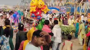 धनौरा: गजरौला के तिगरी गंगा धाम में मौत के कुएं के सामने दो दुकानदारों के बीच जमकर हुई मारपीट, वीडियो हुआ वायरल