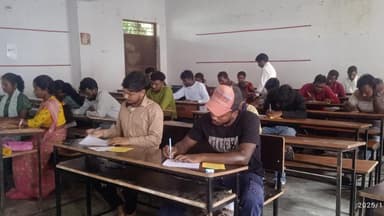 पीरटांड: पीरटांड़ में संथाली भाषा की ओल चिकी लिपि की मैट्रिक व इंटर परीक्षा आईसेक द्वारा शुरू