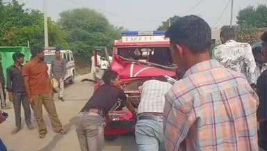 वैर: वैर हंतरा सड़क मार्ग पर एंबुलेंस और पिकअप की आमने-सामने भिड़ंत, दो जने गंभीर रूप से घायल