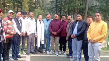 लोहाघाट: सीएम पुष्कर सिंह धामी के दिवसीय अधिकारी उप सचिव सुभाष चंद्रा का लोहाघाट पहुंचने पर स्वागत किया गया