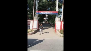 ठाकुरद्वारा: करनपुर रोड पर ई-रिक्शा और ट्रैक्टर की टक्कर में दो की मौत, मृतकों की शिनाख्त में जुटी डिलारी पुलिस