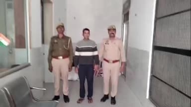 अमरोहा: अलग-अलग धाराओं में फरार चल रहे वारंटी को अमरोहा नगर कोतवाली पुलिस ने किया गिरफ्तार