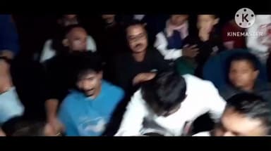 গোলাঘাট: গোলাঘাট গল্ড চিনেমা হলত ৰাইজৰ লগত বহি চিনেমা চালে ৰৈ ৰৈ বিনালে ছবিৰ অভিনেতা আচুৰ্য্য বৰপাত্ৰগোহাঁইয়ে