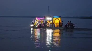 క్షీరాబ్ది ద్వాదశి సందర్భంగా వాడపల్లిలో వెంకటేశ్వర స్వామి వారికి ఘనంగా తెప్పోత్సవం