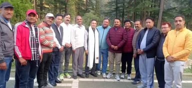 लोहाघाट में राज्य आंदोलनकारियो ने मुख्यमंत्री के दिवस अधिकारी से की मुलाकात