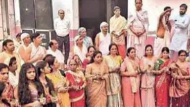 चिखली: कुआँ में चंद्रप्रभु दिगंबर जैन मंदिर में नववेदी पर जिन प्रतिमाओं की स्थापना