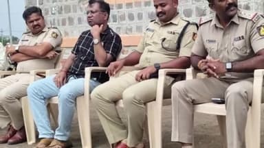 ಕೊಲ್ಹಾರ: ಪಟ್ಟಣದಲ್ಲಿ ಕಬ್ಬು ಬೆಳೆಗಾರರ ಶಾಂತಿ ಸಭೆ ನಡೆಸಿದ ತಾಲೂಕ ದಂಡಾಧಿಕಾರಿ ಹಾಗೂ ಪೊಲೀಸರು