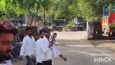 बड़ौदा: बड़ौदा क्षेत्र के किसानों ने भाजपा मंडल अध्यक्ष के खिलाफ एफआईआर की मांग करते हुए टीआई को सौंपा ज्ञापन