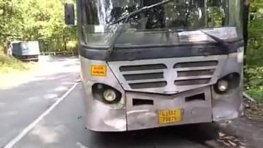 મહુવા: વહેવલ નર્સરી આગળના વળાંક નજીક ST બસ અને ટ્રક વચ્ચે અકસ્માત.