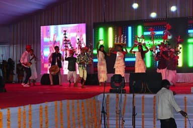 साजा: जिला मुख्यालय स्थित बेसिक स्कूल मैदान में राज्य उत्सव का कार्यक्रम प्रारंभ, स्कूली बच्चों की शानदार प्रस्तुति