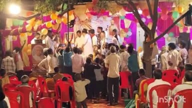 सोरांव: मऊआइमा में सरदार वल्लभ भाई पटेल की जयंती पर काटा गया केक, लगे जयकारे