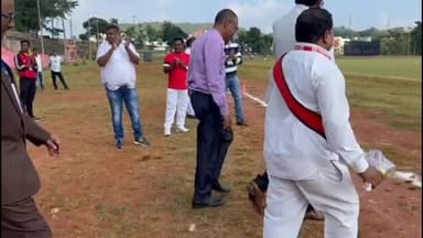 କୋରାପୁଟ ସହର: କୋରାପୁଟ ଷ୍ଟାଡିୟମ ପଡ଼ିଆରେ ଚାଲିଥିବାପ୍ରଥମ  ମ୍ୟାଚ ରେ ଜୟପୁର ବିଜୟୀ ହୋଇଥିବା ବେଳେ ଦ୍ଵି ତୀୟ ମ୍ୟାଚରେ ଭୁବନେଶ୍ୱର ବିଜୟୀ