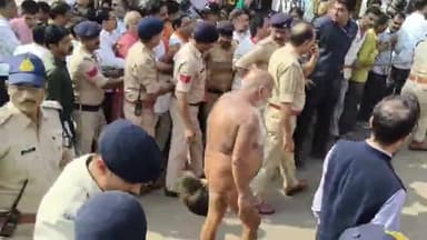 अशोक नगर: मुनि श्री सुधा सागर जी महाराज सुभासगंज से थूबोन के लिए रवाना हुए, बड़ी संख्या में लोग शामिल