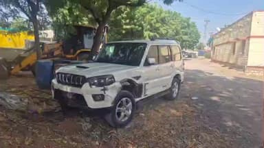 सिणधरी: सिणधरी पुलिस ने नाकाबंदी में एक स्कॉर्पियो गाड़ी से ₹14 लाख कैश बरामद किया, आरोपी फरार